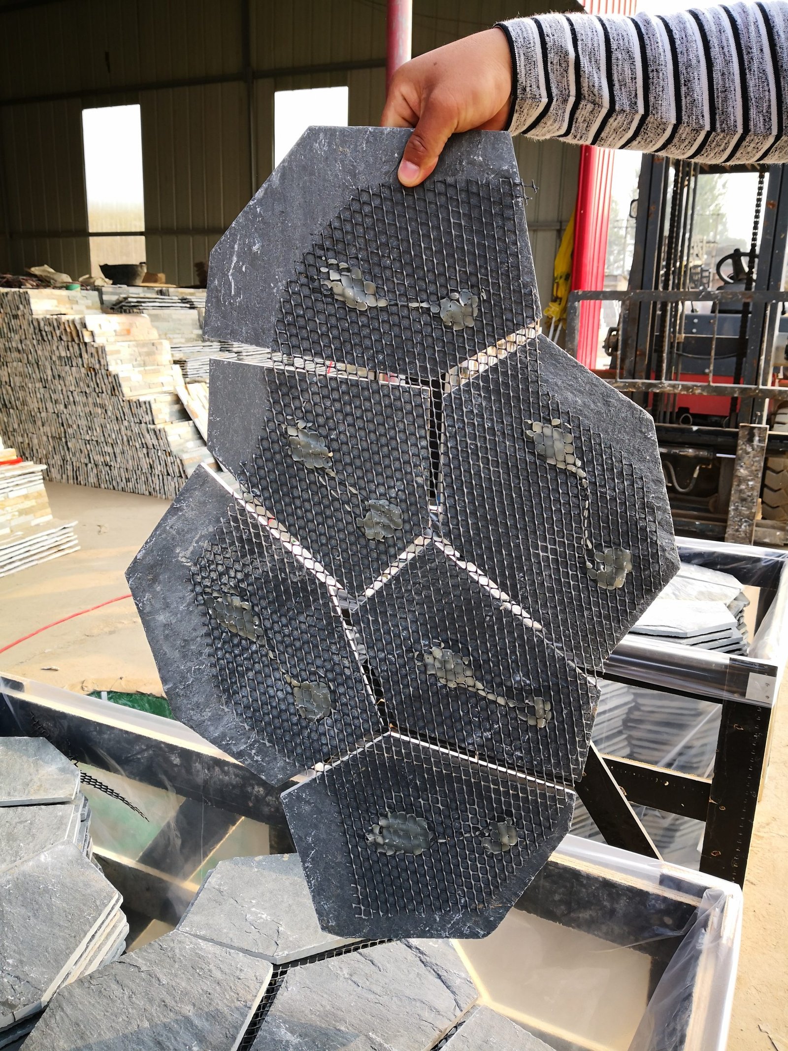 crazy paving backed - natural slate flagstone wholesale and crazy paving for driveway, pool surround pavers and patio landscaping, non-slip salt-resistant pathway stone