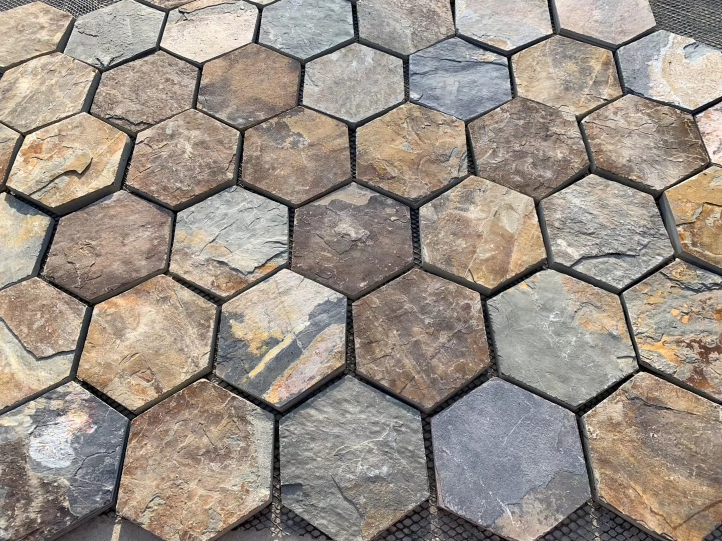 Crazy paving flagstone colorway, mesh-backed natural slate sheets for driveway and pool surround paving