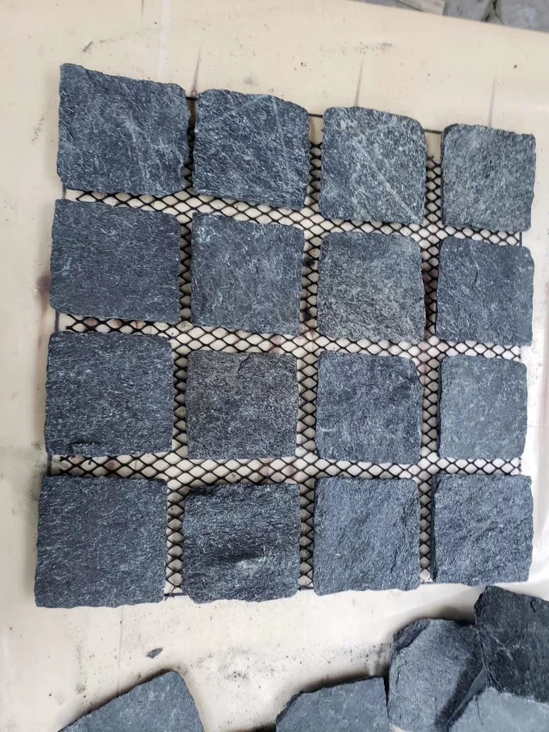 Crazy paving flagstone colorway, mesh-backed natural slate sheets for driveway and pool surround paving