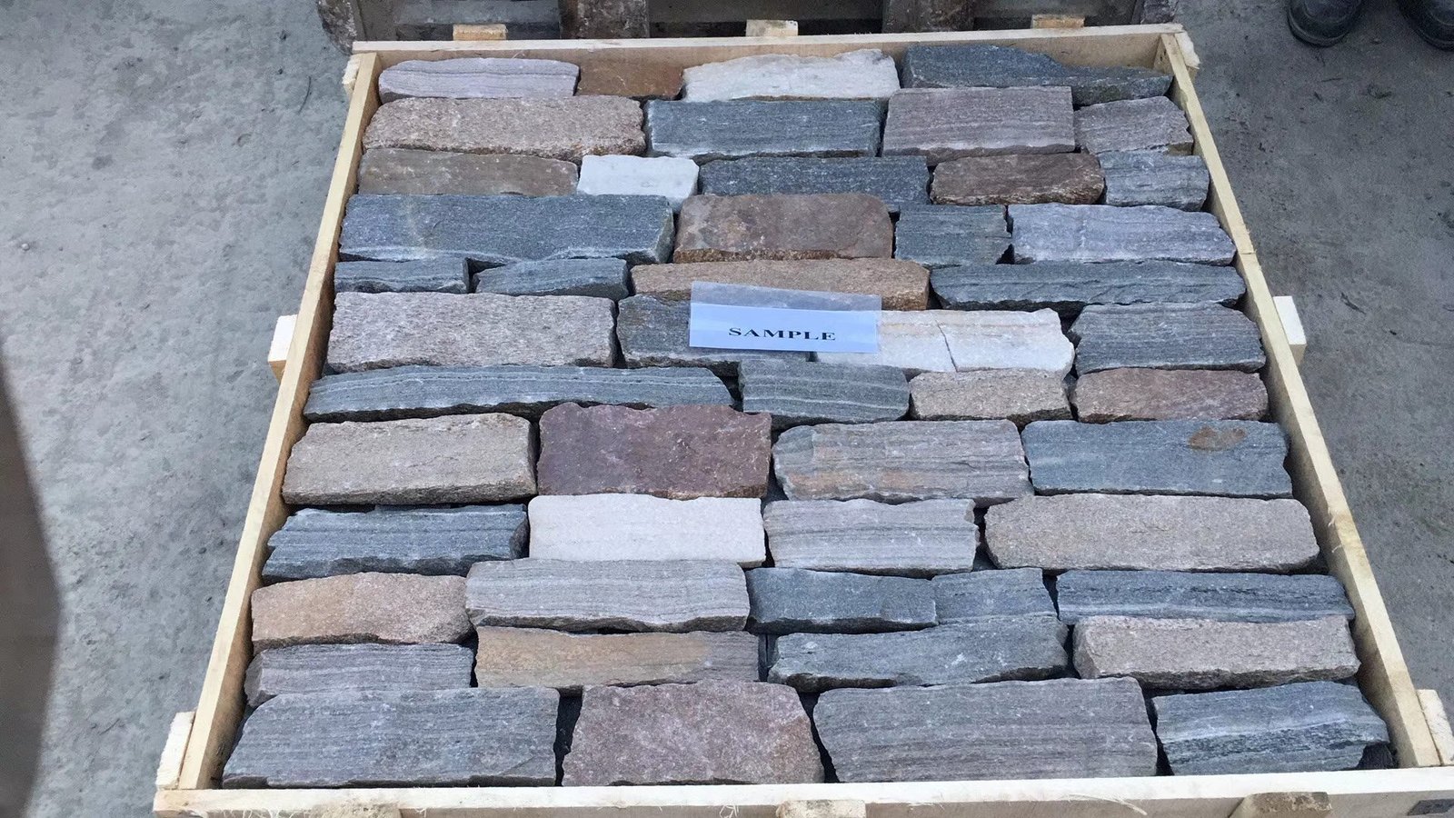 linear ashlar stone veneer photo 4