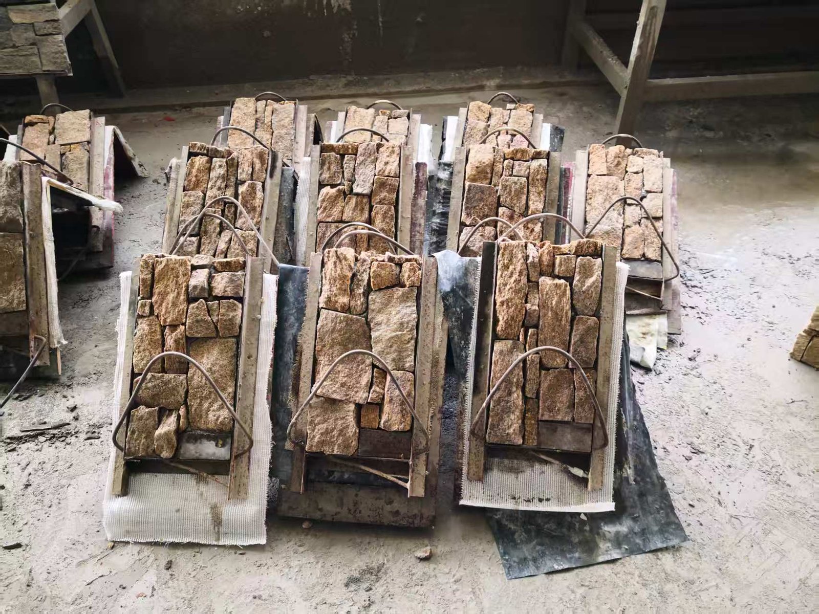 Alternative angle of one-piece L-shape corner for stone cladding
