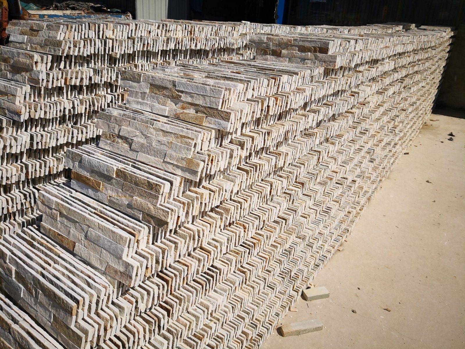 oyster quartzite mini ledgestone details 1