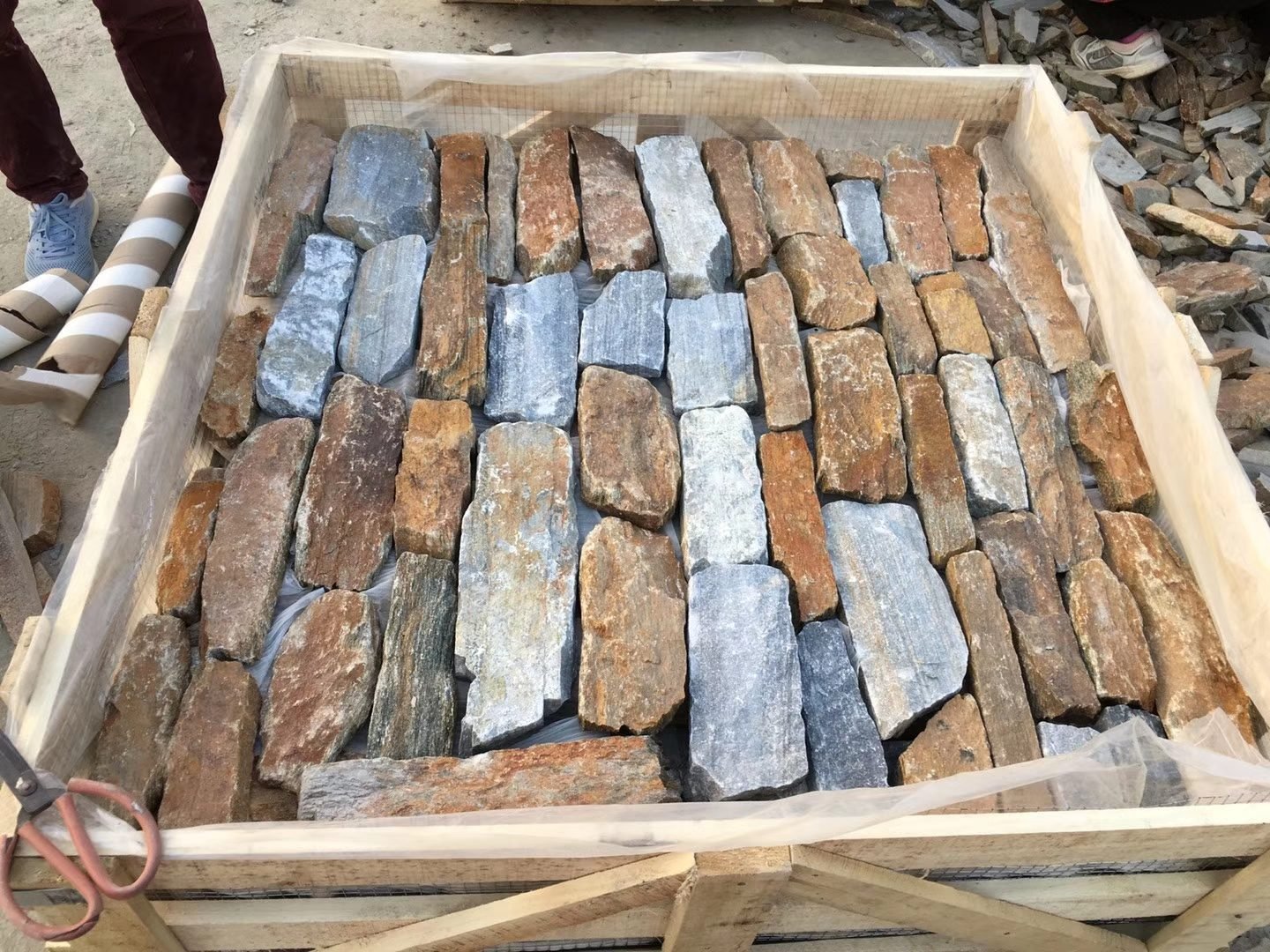 rusty quartzite linear ashlar photo 2