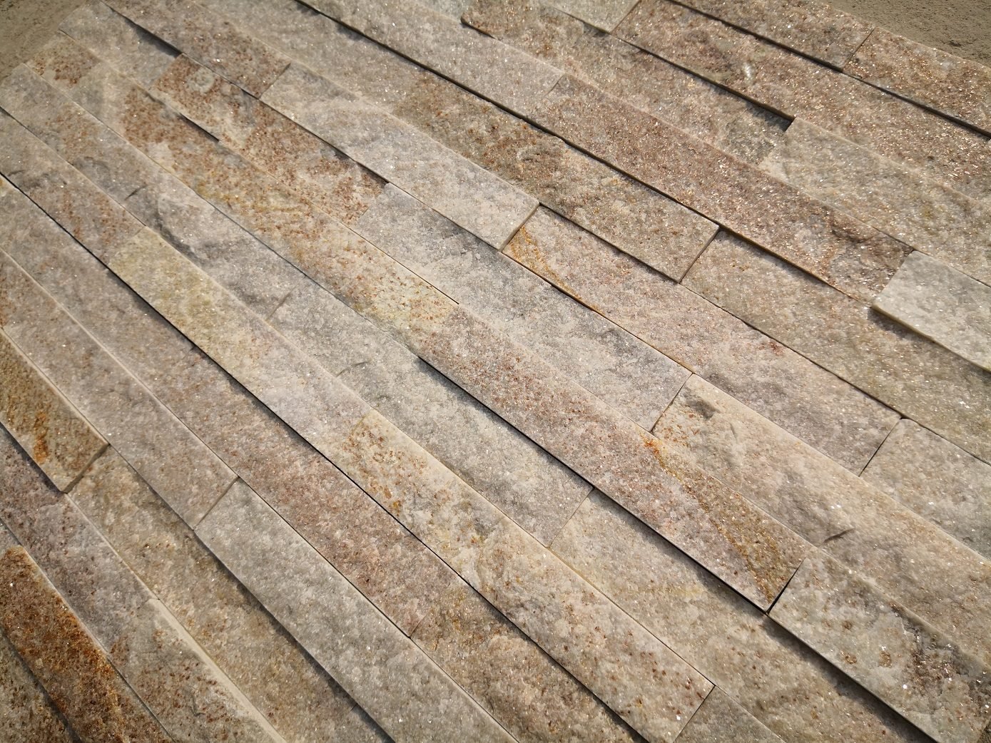 Split face texture detail TSP-D24, natural stone surface close-up