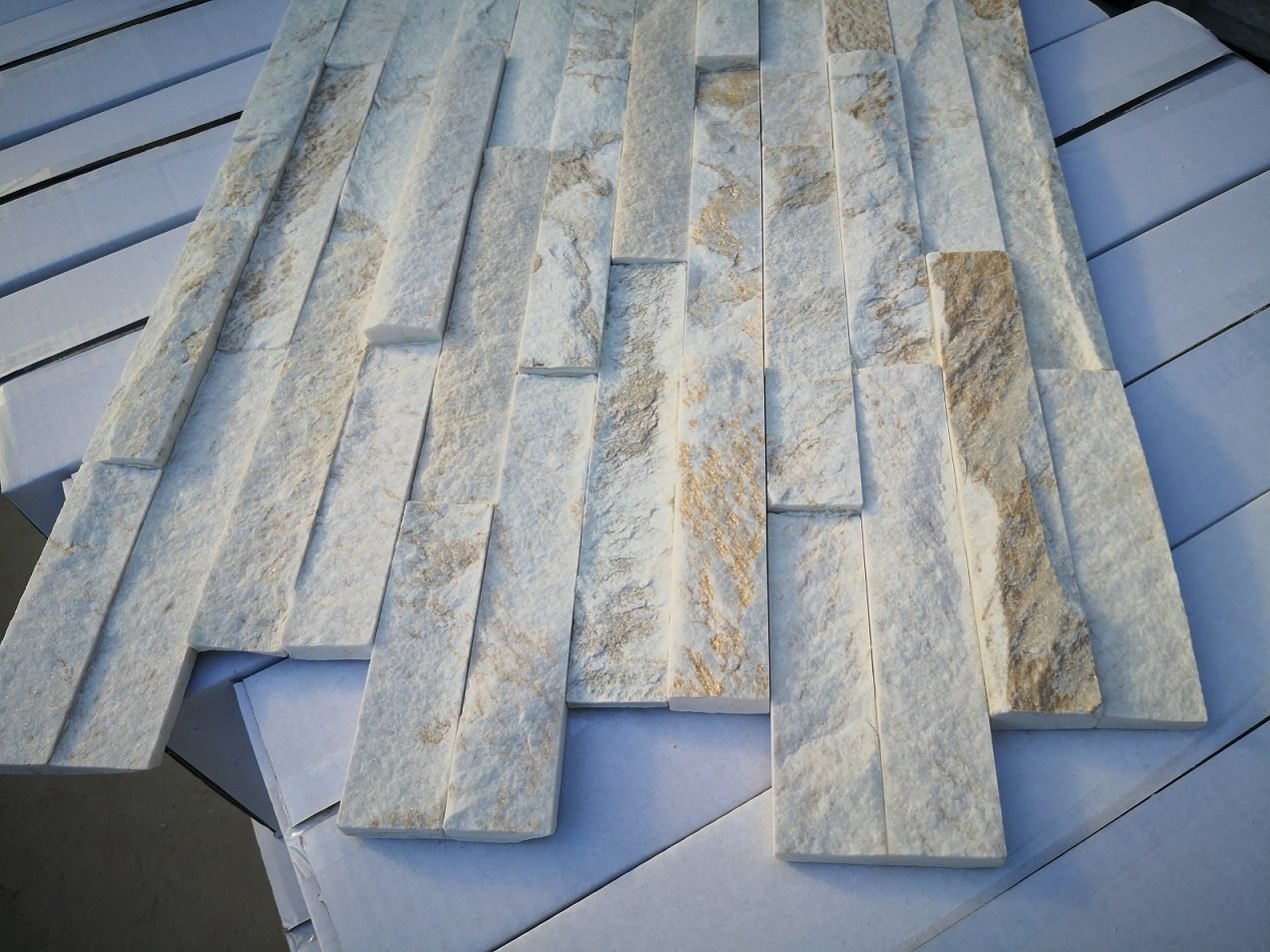 Close-up split face texture detail of natural stacked stone panel TSP-D25