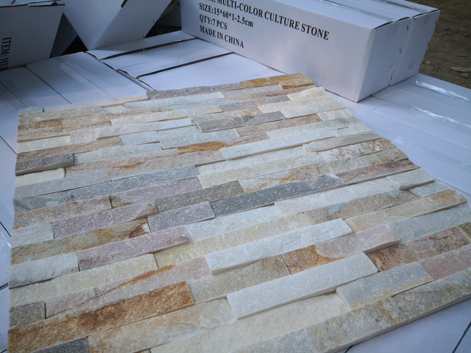 Close-up split face texture detail of natural stacked stone panel TSP-D05